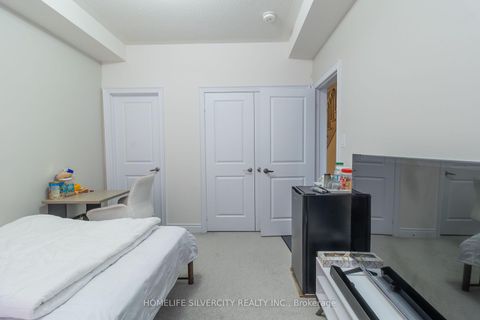 Photo 8 at 403 Tennant Circle, Vellore Village, Vaughan