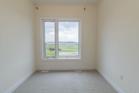 Photo 11 at 403 Tennant Circle, Vellore Village, Vaughan