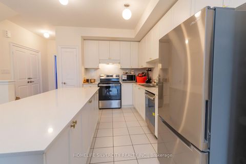 Photo 29 at 403 Tennant Circle, Vellore Village, Vaughan