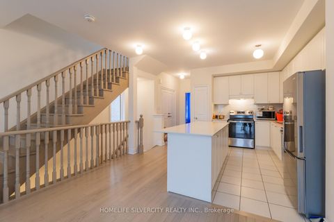 Photo 30 at 403 Tennant Circle, Vellore Village, Vaughan