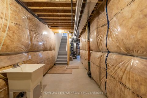 Photo 39 at 403 Tennant Circle, Vellore Village, Vaughan