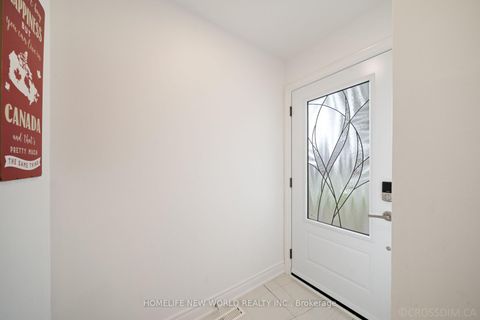 Photo 4 at 20 Calora Court, L'Amoreaux, Toronto