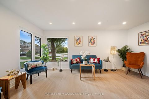 Photo 7 at 20 Calora Court, L'Amoreaux, Toronto