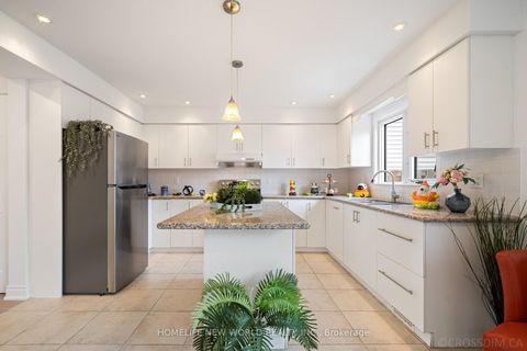 Photo 10 at 20 Calora Court, L'Amoreaux, Toronto