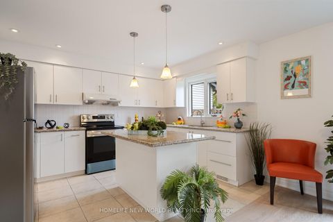 Photo 11 at 20 Calora Court, L'Amoreaux, Toronto