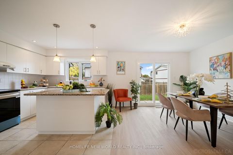 Photo 12 at 20 Calora Court, L'Amoreaux, Toronto