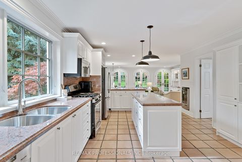 Photo 9 at 2 Canterbury Road, Humber Valley, Toronto