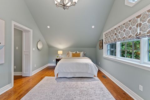 Photo 24 at 2 Canterbury Road, Humber Valley, Toronto