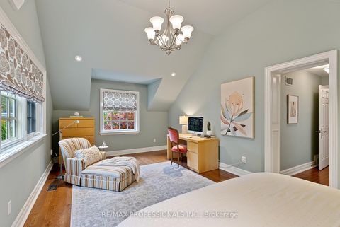 Photo 25 at 2 Canterbury Road, Humber Valley, Toronto