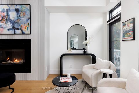 Photo 14 at 269 Euclid Avenue, Bellwoods, Toronto