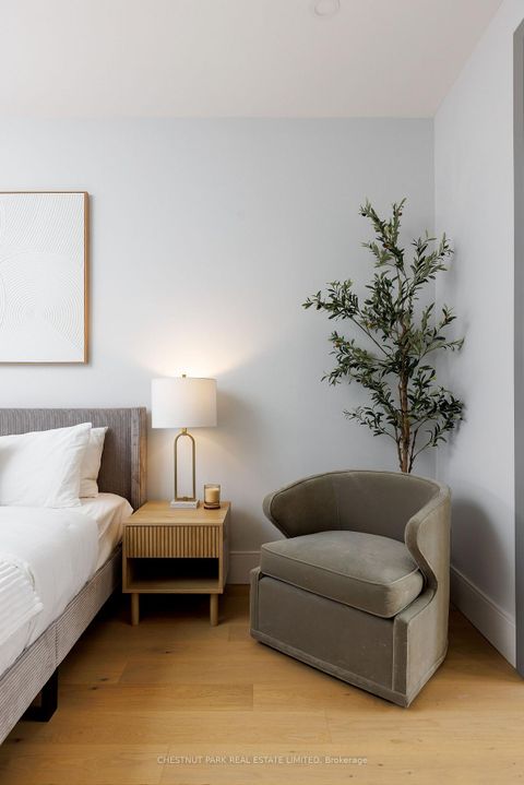 Photo 21 at 269 Euclid Avenue, Bellwoods, Toronto