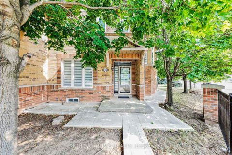 Photo 33 at 332 Rosegate Way N, WC Wedgewood Creek, Oakville