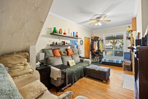 Photo 5 at 935 Bathurst Street, Annex, Toronto