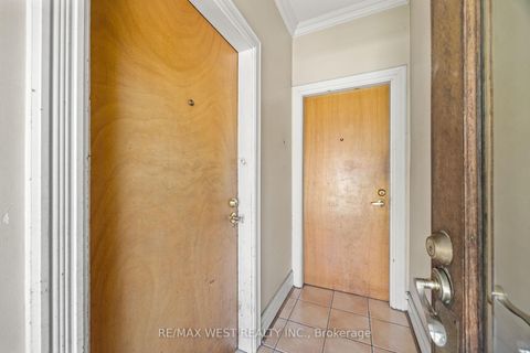 Photo 18 at 935 Bathurst Street, Annex, Toronto