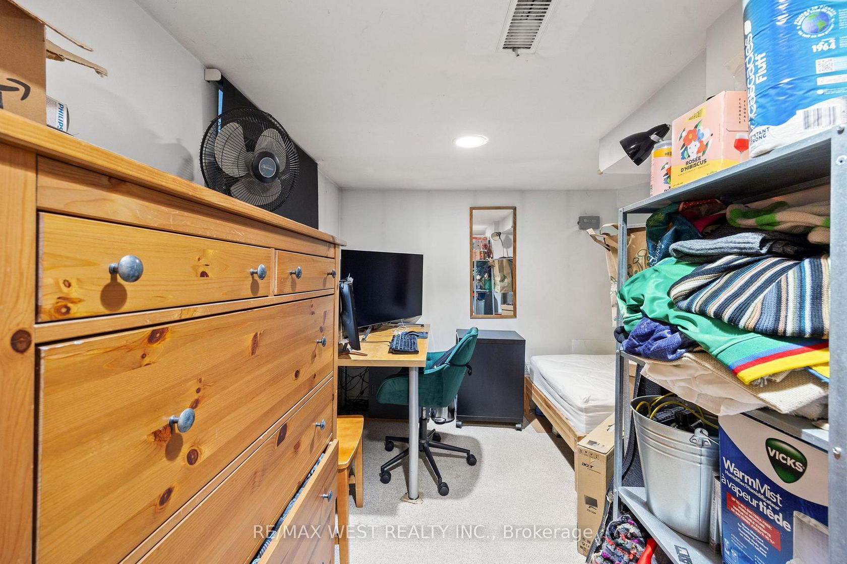 Photo 16 at 935 Bathurst Street, Annex, Toronto Photo 16 at 935 Bathurst Street, Annex, Toronto