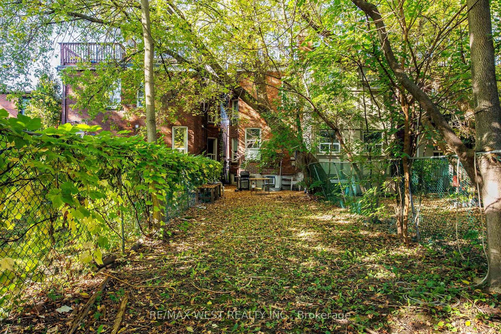 Photo 40 at 935 Bathurst Street, Annex, Toronto Photo 40 at 935 Bathurst Street, Annex, Toronto