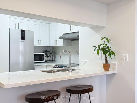 Photo 11 at 1708 - 18 Sommerset Way, Willowdale East, Toronto