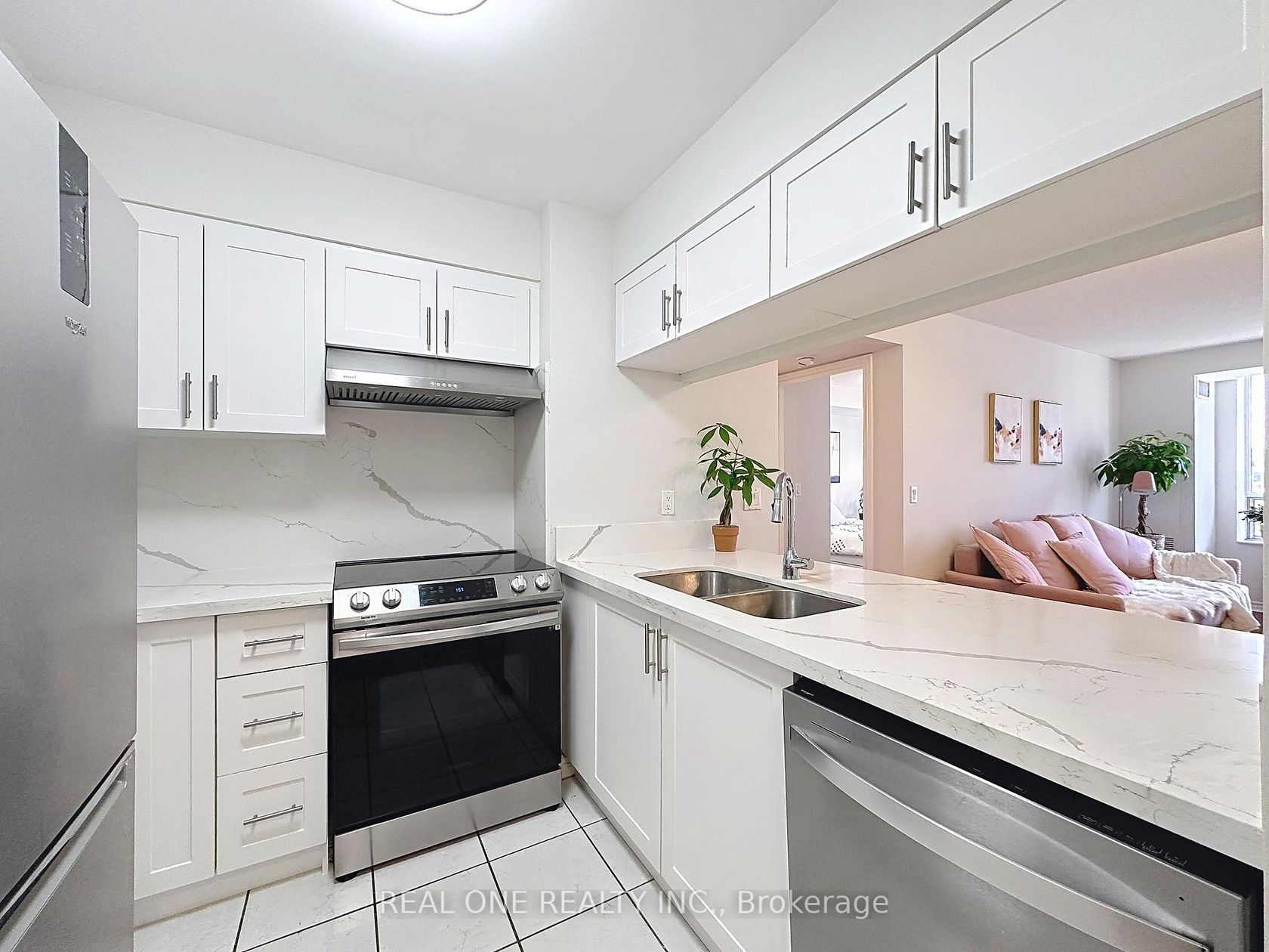 Photo 13 at 1708 - 18 Sommerset Way, Willowdale East, Toronto Photo 13 at 1708 - 18 Sommerset Way, Willowdale East, Toronto