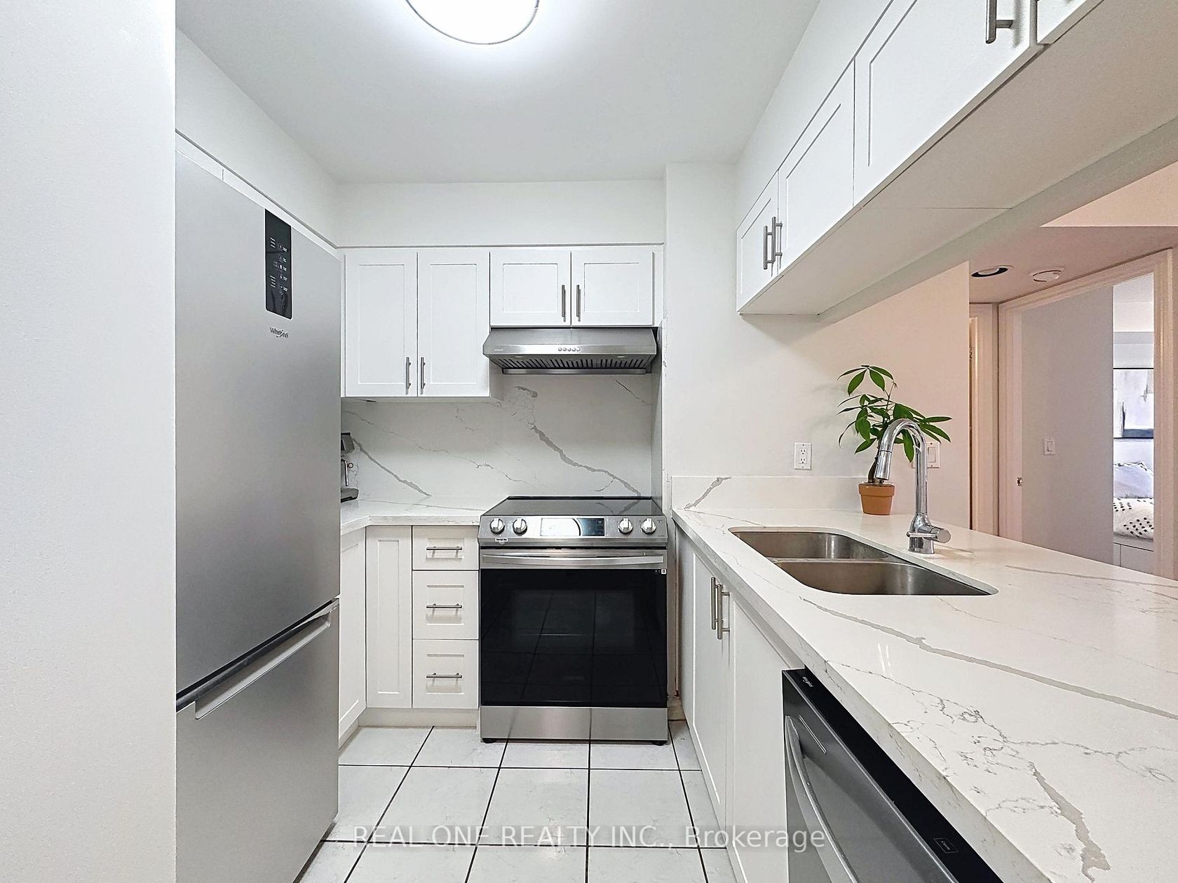 Photo 14 at 1708 - 18 Sommerset Way, Willowdale East, Toronto Photo 14 at 1708 - 18 Sommerset Way, Willowdale East, Toronto