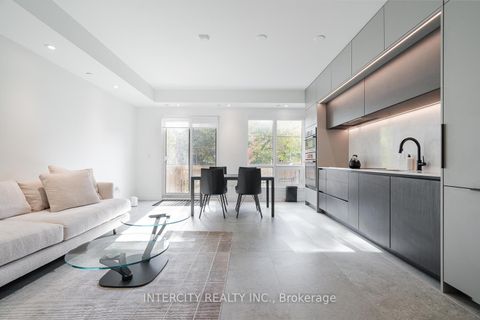 Photo 4 at 1 - 851 Sheppard Avenue W, Bathurst Manor, Toronto