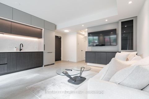 Photo 6 at 1 - 851 Sheppard Avenue W, Bathurst Manor, Toronto