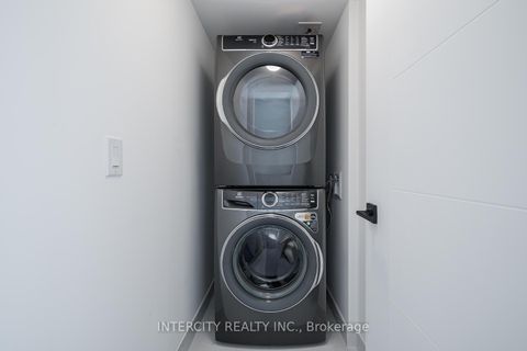 Photo 11 at 1 - 851 Sheppard Avenue W, Bathurst Manor, Toronto