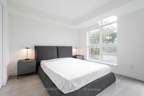 Photo 12 at 1 - 851 Sheppard Avenue W, Bathurst Manor, Toronto