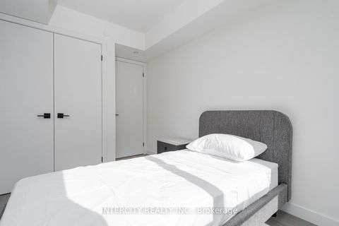Photo 20 at 1 - 851 Sheppard Avenue W, Bathurst Manor, Toronto