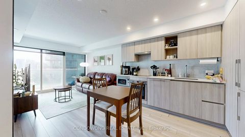 Photo 3 at 911 - 17 Bathurst Street, Waterfront Communities C1, Toronto