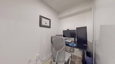 Photo 7 at 911 - 17 Bathurst Street, Waterfront Communities C1, Toronto