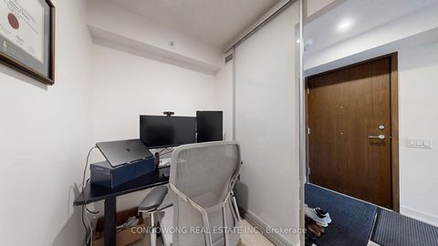 Photo 8 at 911 - 17 Bathurst Street, Waterfront Communities C1, Toronto