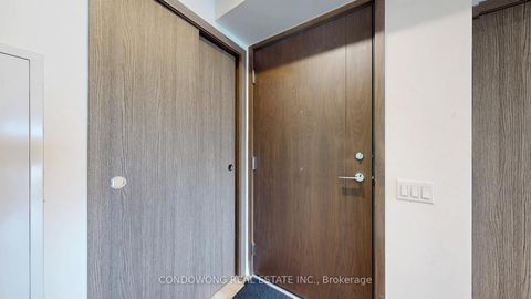 Photo 10 at 911 - 17 Bathurst Street, Waterfront Communities C1, Toronto