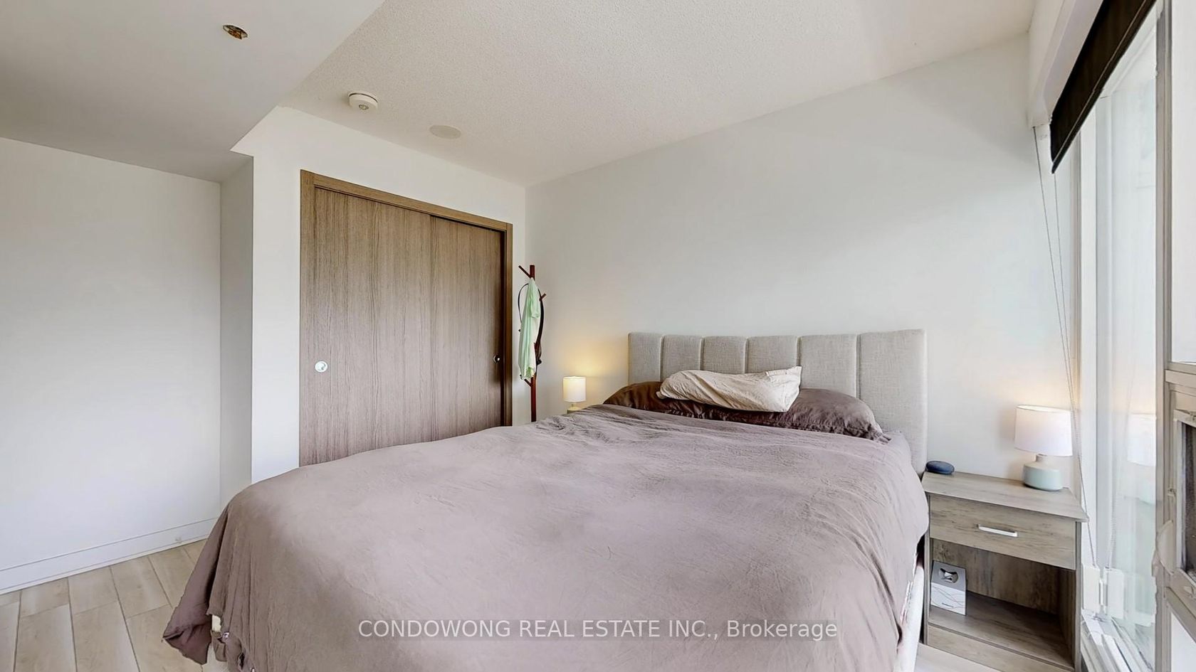 Photo 6 at 911 - 17 Bathurst Street, Waterfront Communities C1, Toronto Photo 6 at 911 - 17 Bathurst Street, Waterfront Communities C1, Toronto