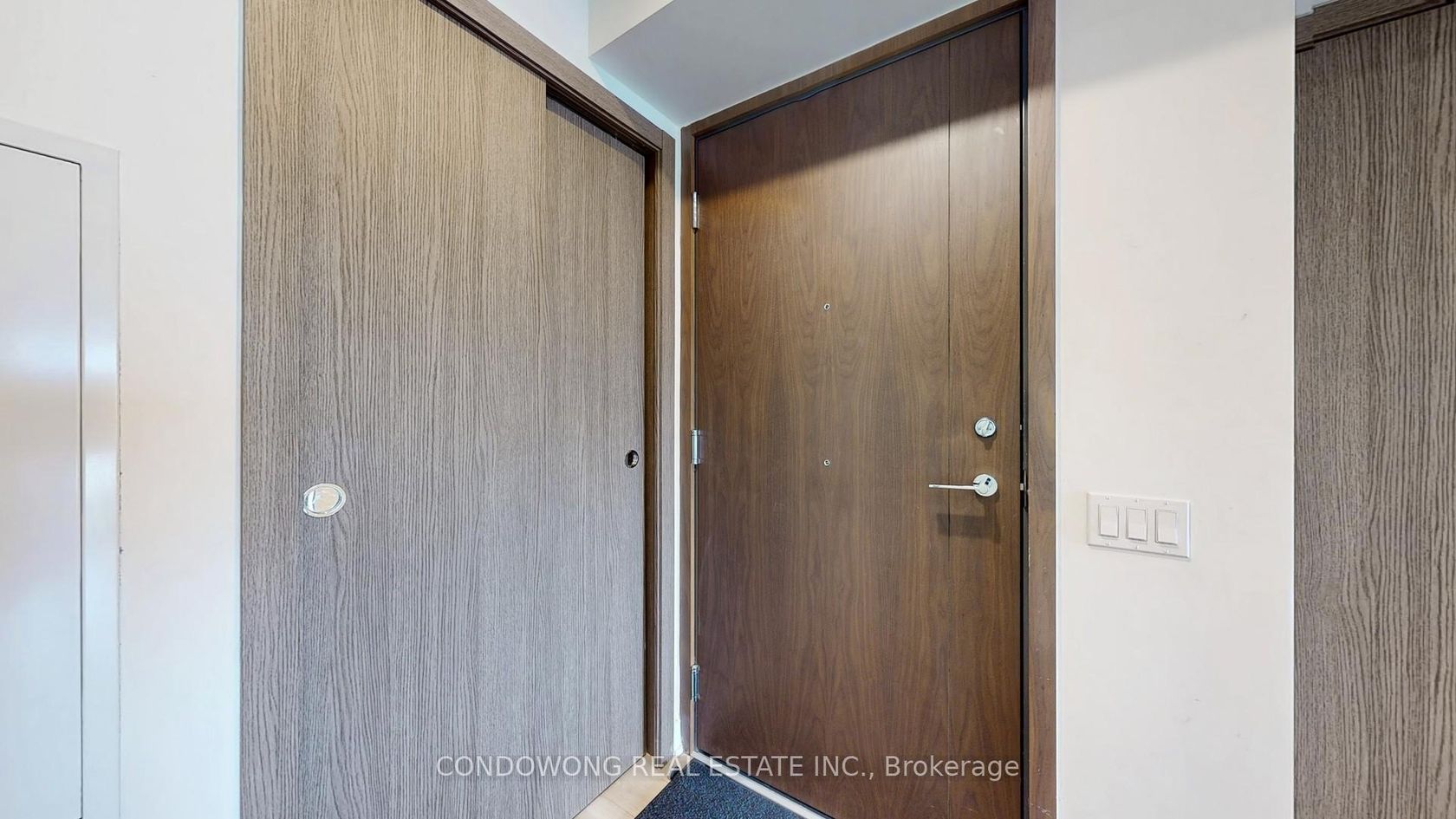 Photo 10 at 911 - 17 Bathurst Street, Waterfront Communities C1, Toronto Photo 10 at 911 - 17 Bathurst Street, Waterfront Communities C1, Toronto