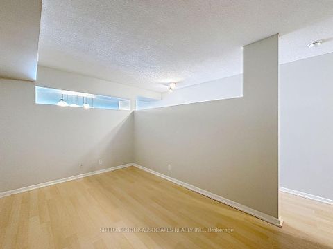 Photo 8 at 419 - 388 Richmond Street W, Waterfront Communities C1, Toronto