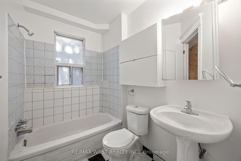 Photo 10 at 937 Bathurst Street, Annex, Toronto