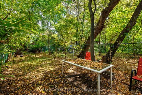 Photo 29 at 937 Bathurst Street, Annex, Toronto