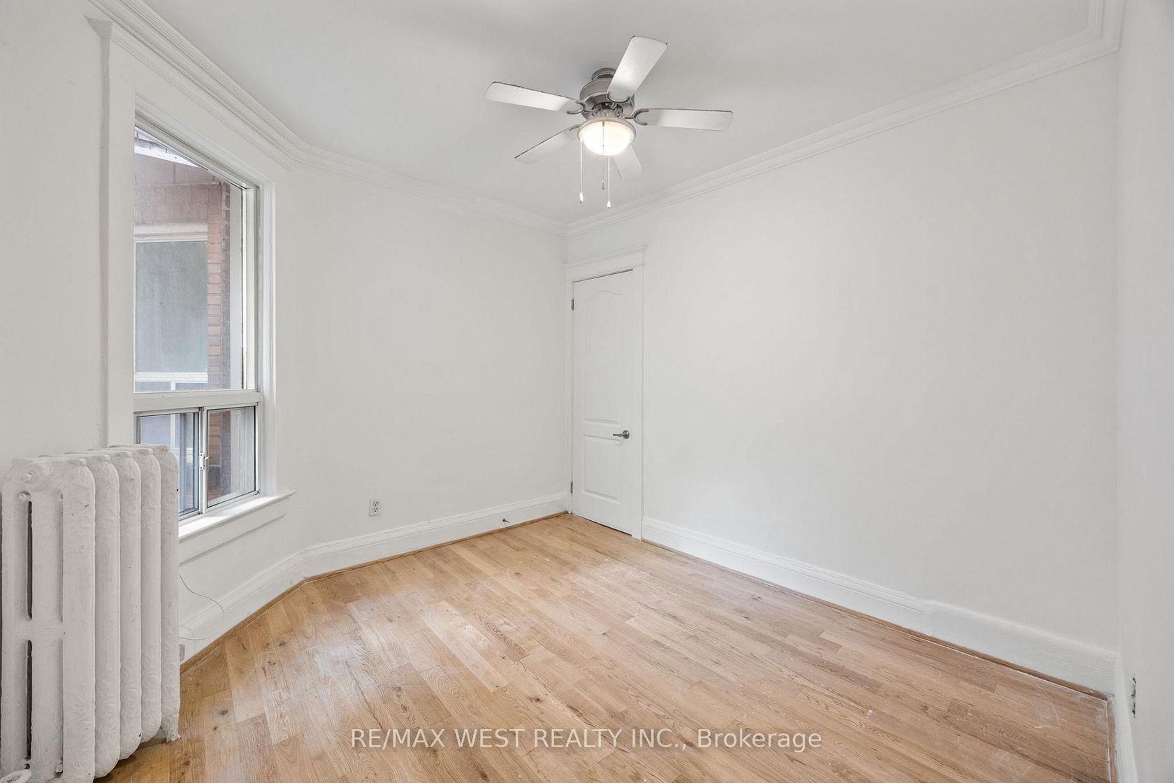 Photo 8 at 937 Bathurst Street, Annex, Toronto Photo 8 at 937 Bathurst Street, Annex, Toronto