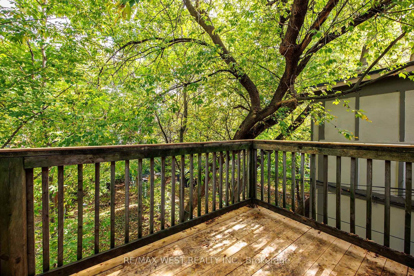 Photo 16 at 937 Bathurst Street, Annex, Toronto Photo 16 at 937 Bathurst Street, Annex, Toronto