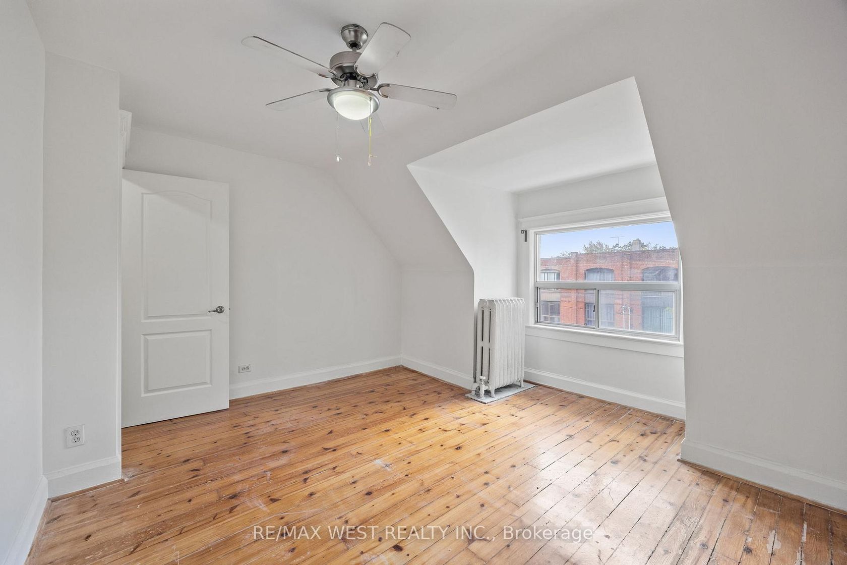 Photo 20 at 937 Bathurst Street, Annex, Toronto Photo 20 at 937 Bathurst Street, Annex, Toronto