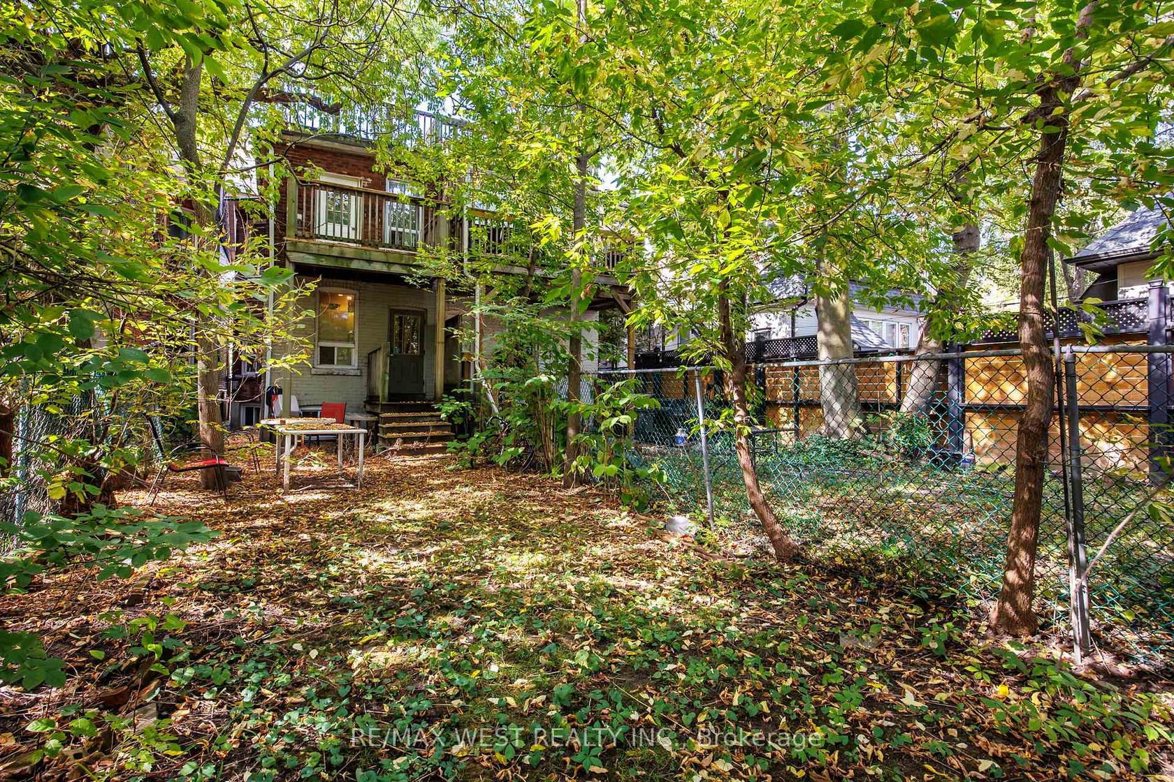 Photo 30 at 937 Bathurst Street, Annex, Toronto Photo 30 at 937 Bathurst Street, Annex, Toronto