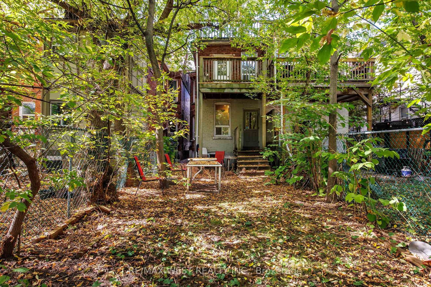 Photo 31 at 937 Bathurst Street, Annex, Toronto Photo 31 at 937 Bathurst Street, Annex, Toronto