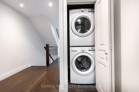 Photo 18 at 242 Milan Street, Moss Park, Toronto