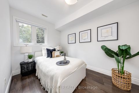 Photo 21 at 242 Milan Street, Moss Park, Toronto