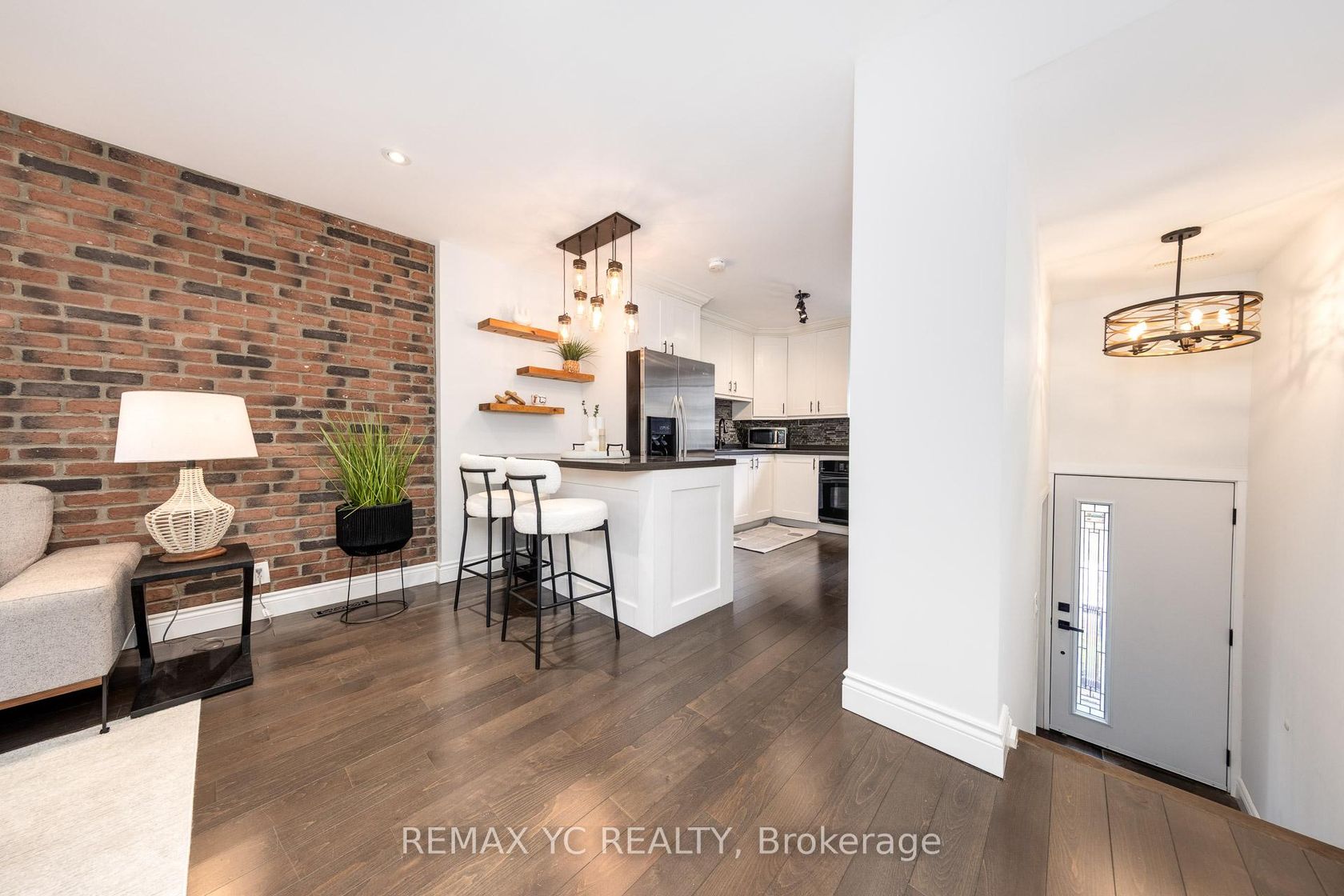 Photo 5 at 242 Milan Street, Moss Park, Toronto Photo 5 at 242 Milan Street, Moss Park, Toronto