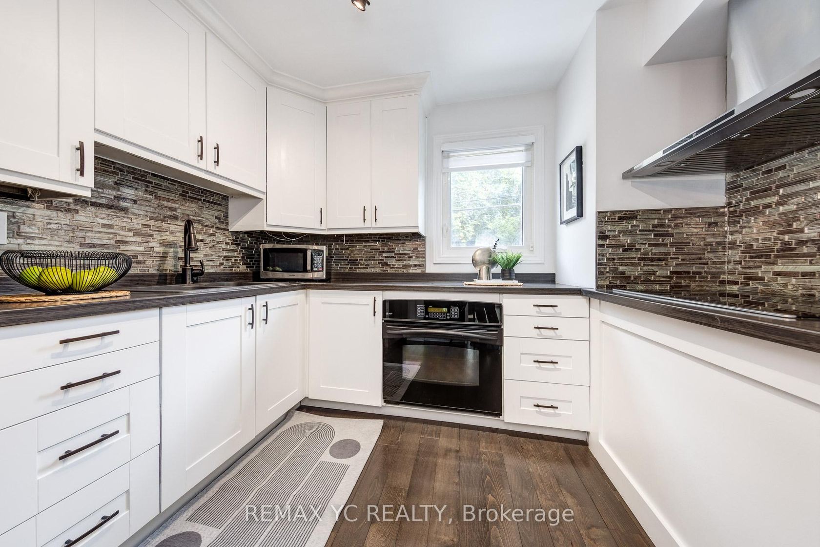 Photo 7 at 242 Milan Street, Moss Park, Toronto Photo 7 at 242 Milan Street, Moss Park, Toronto