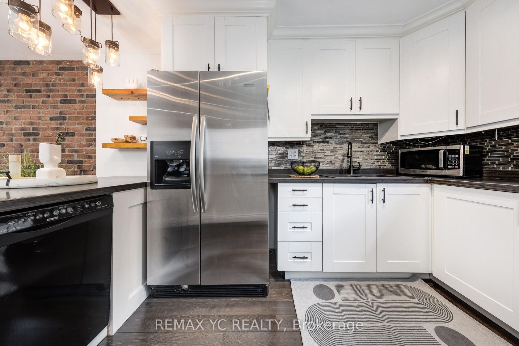 Photo 8 at 242 Milan Street, Moss Park, Toronto Photo 8 at 242 Milan Street, Moss Park, Toronto