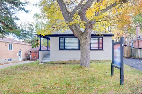 Photo 2 at 19 Blakemanor Boulevard, Woburn, Toronto