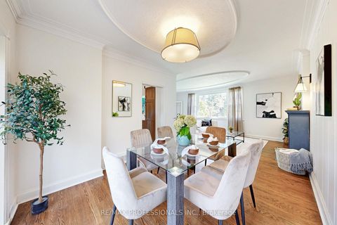 Photo 6 at 146 Pinegrove Avenue, Cliffside, Toronto