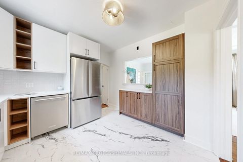 Photo 10 at 146 Pinegrove Avenue, Cliffside, Toronto